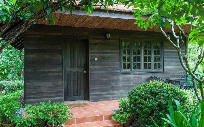 Palm Village Resort & Spa