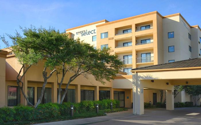 Sonesta Select Dallas Central Expressway