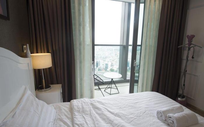 GREAT VIEW WITH LUXURY APT 1 BED AT LANDMARK 81
