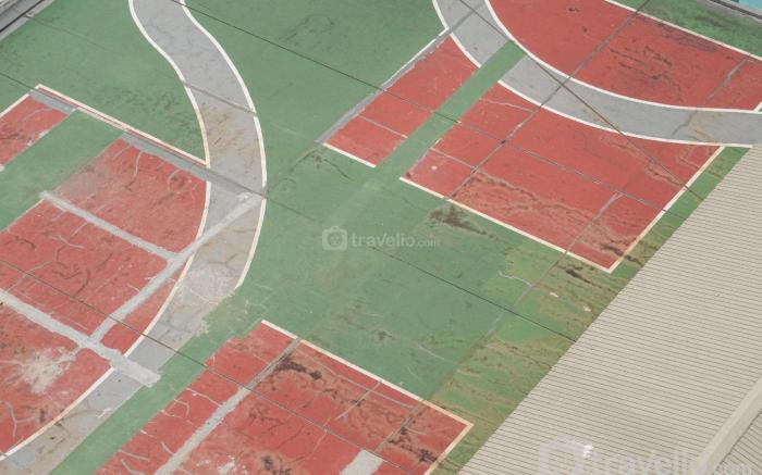 Gorgeous 2BR Green Pramuka Apartment By Travelio