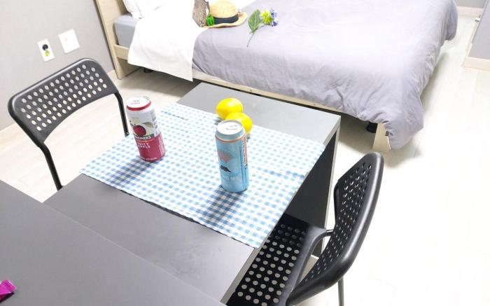 Room-301,  동문시장도보10분, 공항인근,요리/세탁가능
