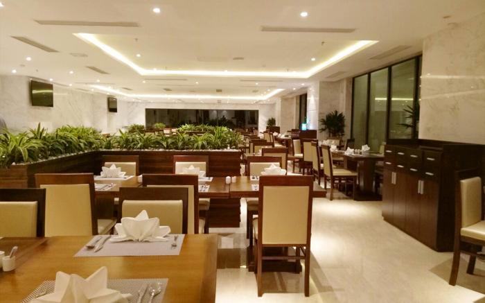 Yarra Ocean Suites Danang