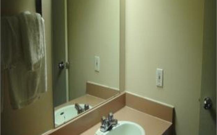 Niagara Lodge & Suites