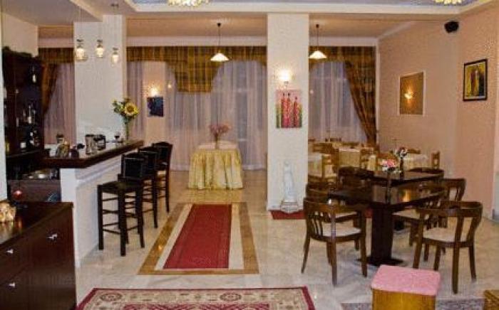 Alexiou Hotel