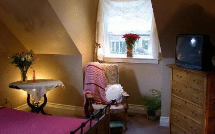 Antique Slumber Old Town Bed & Breakfast
