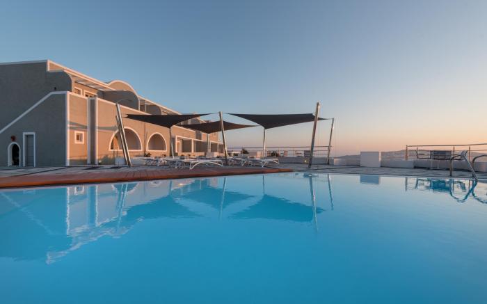 Caldera's Dolphin Hotel