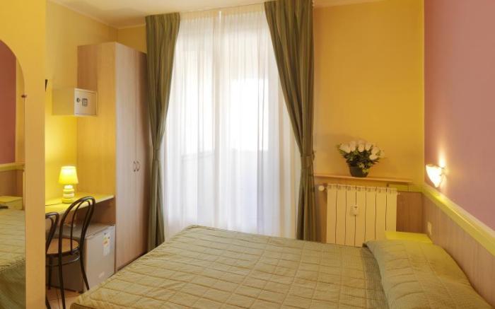 Hotel Arco Romana