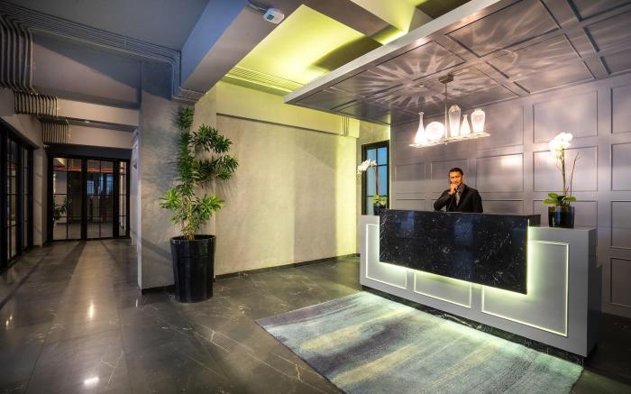 Maple Hotel Grogol