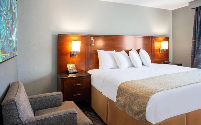 Travelodge by Wyndham Bloomington