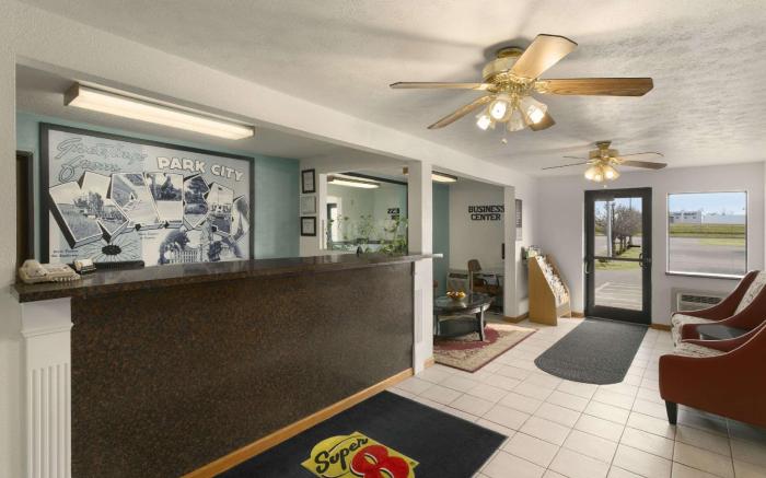 Super 8 By Wyndham Park City/North Wichita Area