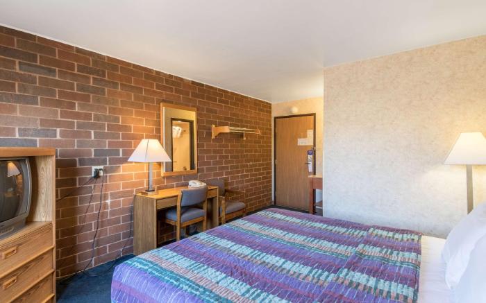 Motel 6 Eau Claire, WI