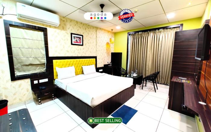 Goroomgo Royal Crown Puri Walking Distance from Sea Beach