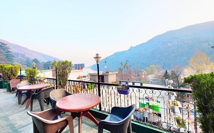 Goroomgo Deluxe Ankur Lake View Nainital