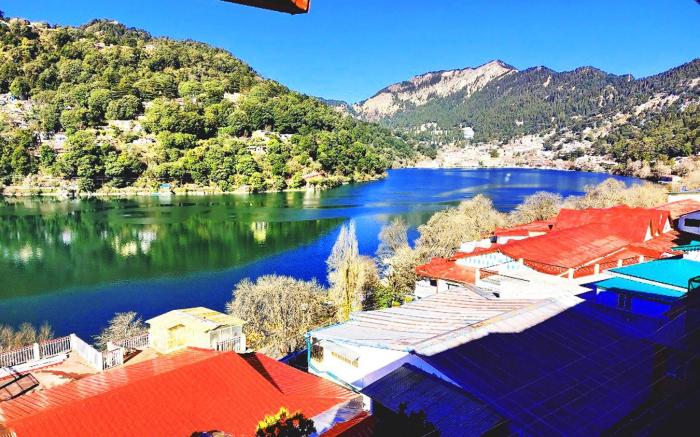 Goroomgo Naini Lake View Nainital
