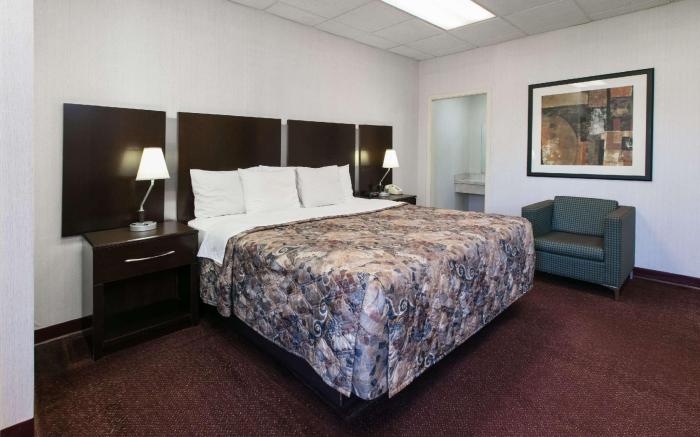 Knights Inn - Longview, TX