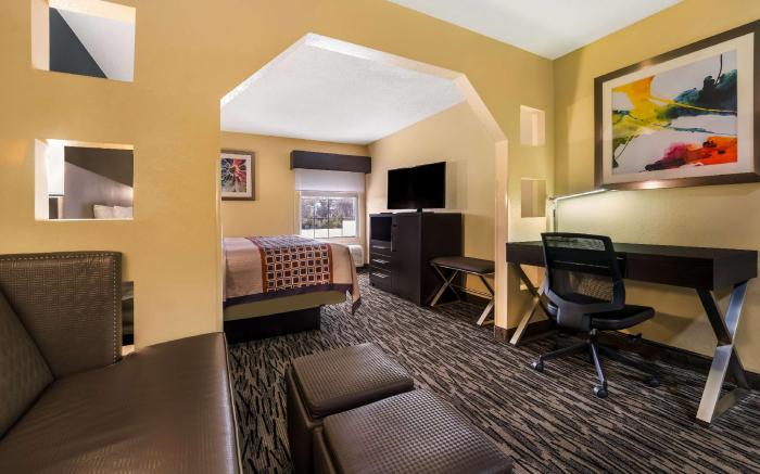 Best Western Bradbury Inn & Suites