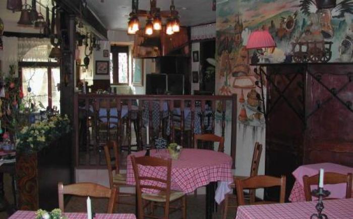 Logis Hotel De La Cloche