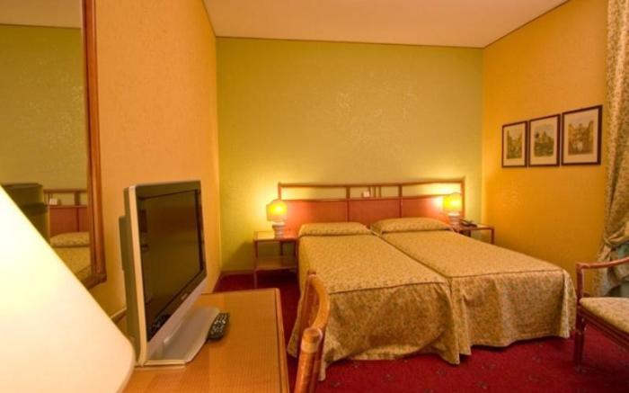 Laurentia Roma Hotel