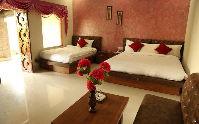 Van Chhavi Resort