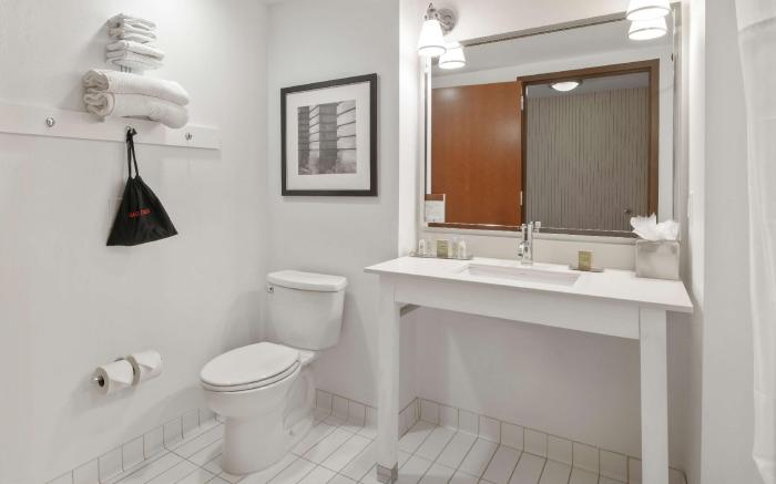 DoubleTree by Hilton Hotel Raleigh - Cary