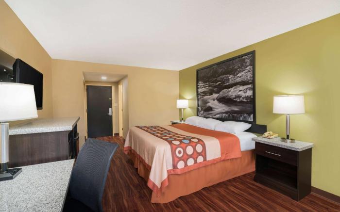 Super 8 By Wyndham Raleigh North East