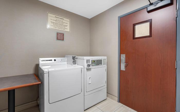 Best Western Plus Fresno Airport Hotel