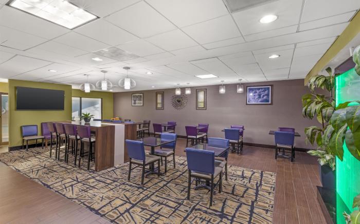Best Western Plus McDonough Inn & Suites