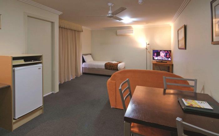 Mandarin Motel
