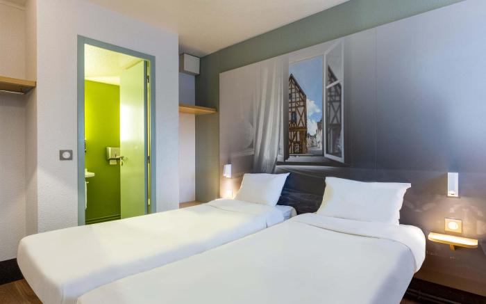 B&B HOTEL CHARTRES Le Forum