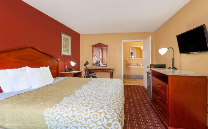 Days Inn by Wyndham Columbia