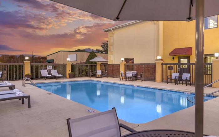 Best Western Plus Suites-Greenville