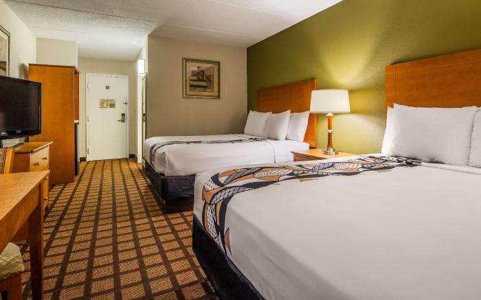 Best Western Plus Chicago Hillside