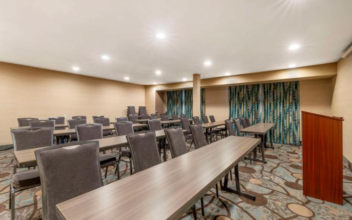Best Western Plus Oceanside Palms Hotel