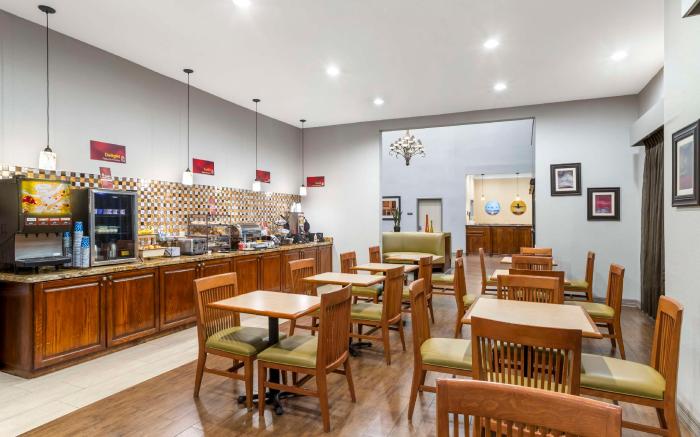 Best Western Plus Hobby Airport Inn and Suites