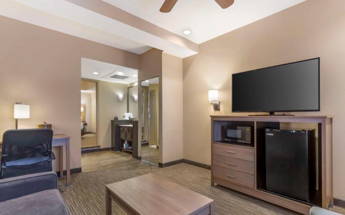 Best Western Plus Landing View Inn and Suites