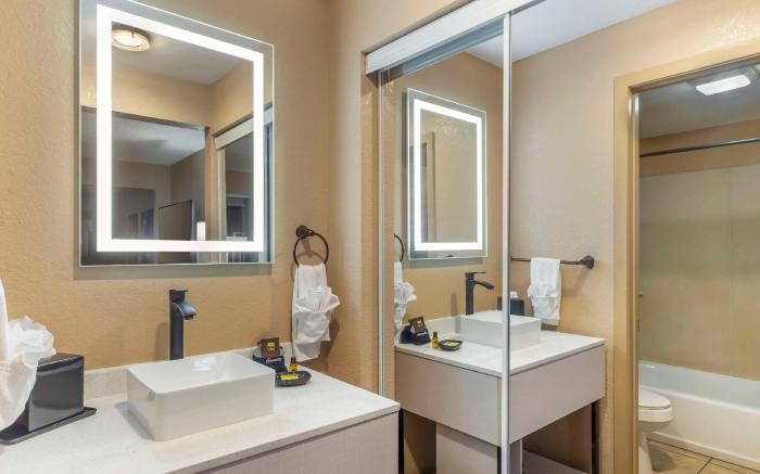 Best Western Plus Landing View Inn & Suites