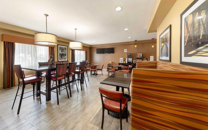 Best Western Greentree Inn & Suites