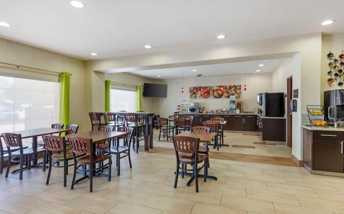 Best Western Plus Lake Worth Inn and Suites