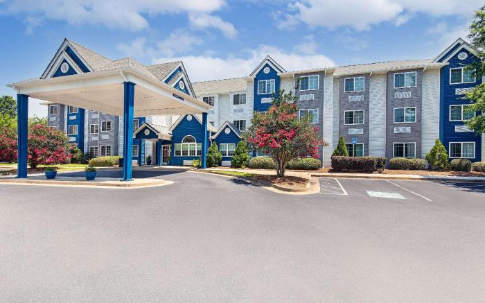 Microtel Inn & Suites by Wyndham Columbus North