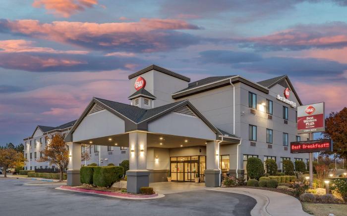 Best Western Plus Castlerock Inn and Suites