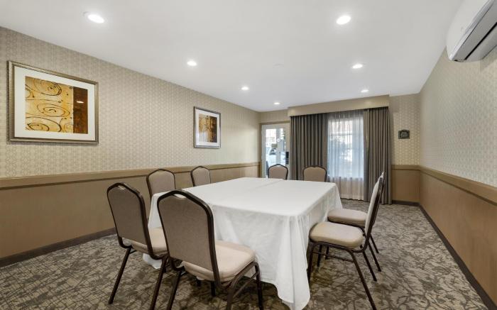 Best Western Plus Carriage Inn