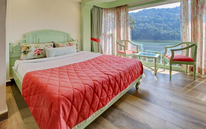 Lakeside Inn