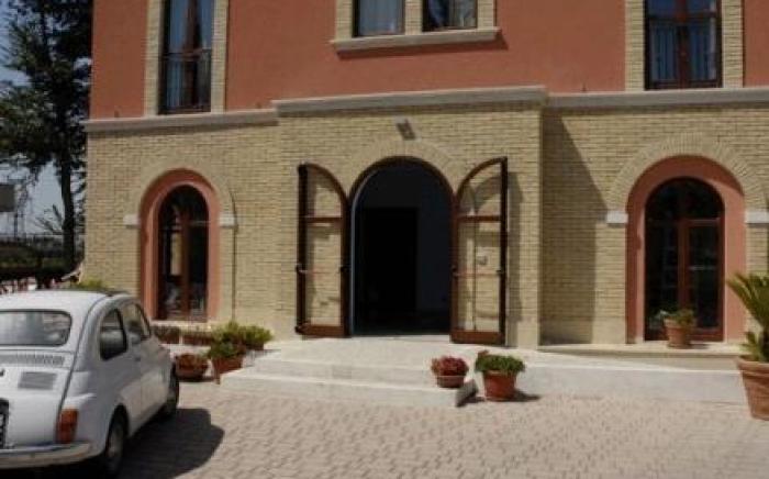 Hotel Ristorante Casa Rossa
