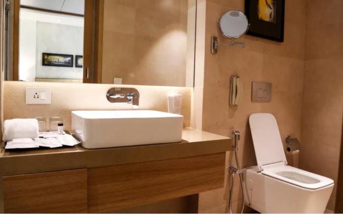 Royal Hometel Suites Dahisar Mumbai