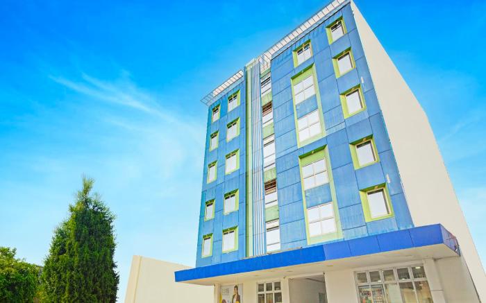 Collection O 1318 Residences, University Belt, Metro Manila