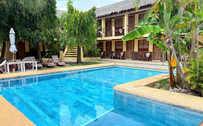 La Laguna Beach Club & Dive Center