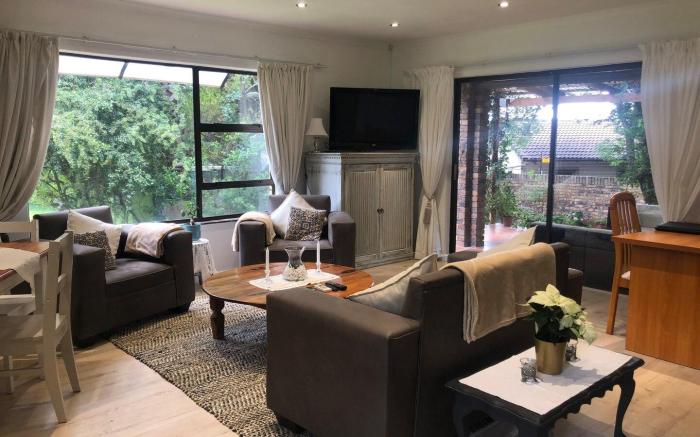 Waybury Cottage - a cozy home from home !