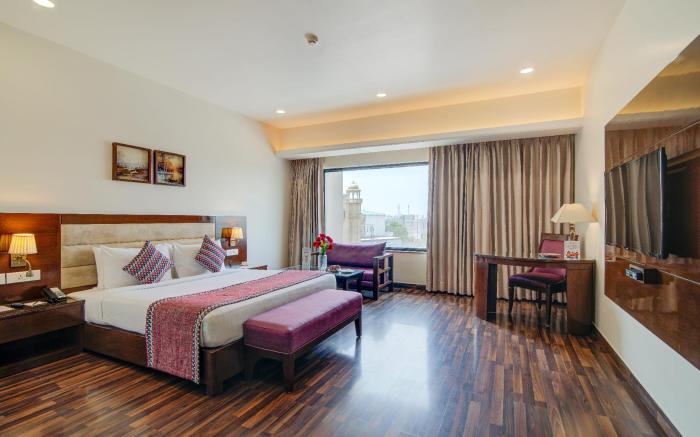 Hotel Home In (By Amrik Sukhdev)