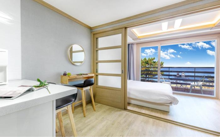 Yangyang Haettuneonchangmoon Pension