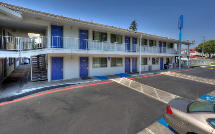 Motel 6 Tigard, OR - Portland South - Lake Oswego